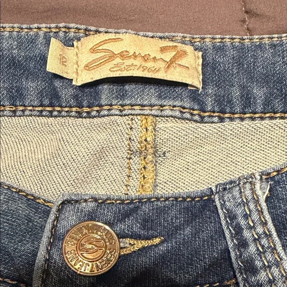 Seven7 Women's Cropped Blue Jeans - Picture 4 of 6